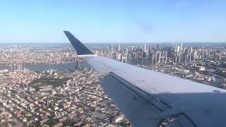 Approach and Landing at LaGuardia Airport [upl. by Nomaid]