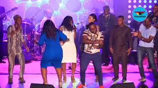 Fans dance to Kwassa Kwassa on stage with Kanda Bongoman [upl. by Nett]