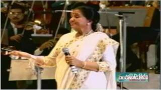 Chura Liya Hai Tumne Live by Asha Bhosle [upl. by Inoliel]