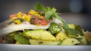 Recette  dorade aux courgettes [upl. by Horlacher888]