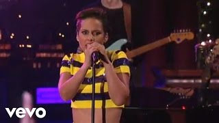 Alicia Keys  Girl On Fire Live on Letterman [upl. by Ettinger]