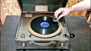 WW2 Gramophone Demonstration 78 RPM Phonograph Player Bing Crosby Star Dust [upl. by Burnham]