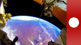 Weltraumspaziergang mit spektakulärem Ausblick SelfiesVideo der ISSAstronauten [upl. by Ahsekan]