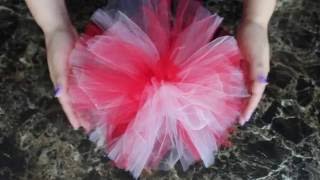 DIY How to Make Tulle PomPoms  HTM Como hacer Pompones o Motas de Tul [upl. by Orban845]