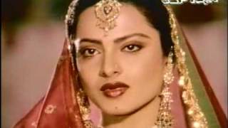 Rekha performing YE KYA JAGEH HAI DOSTON [upl. by Khajeh]