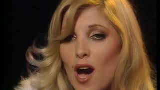 Dancing on a Saturday Night  Lynsey de Paul live uptempo performance [upl. by Boy]